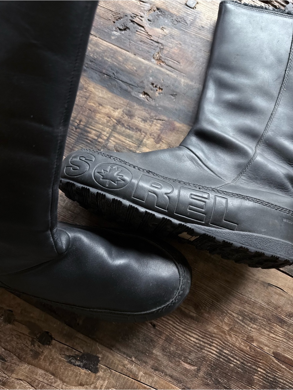 SOREL black leather boots size 9